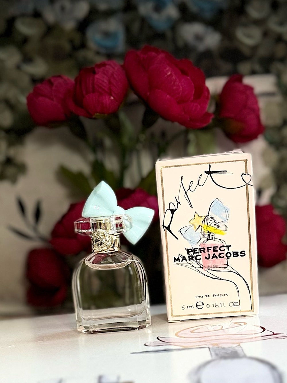 Marc Jacobs Mini Perfume Bottle with Mint Bow Accent